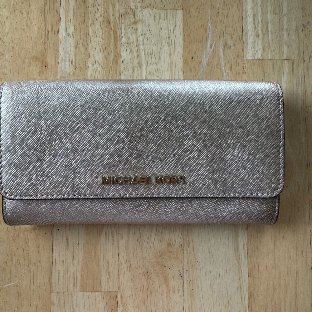 Michael Kors Travel wallet